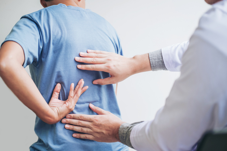 La risonanza magnetica della colonna dorsale si usa per disturbi e patologie della schiena